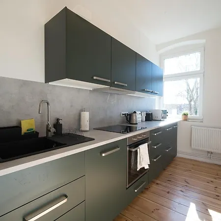 Silver - 4 Einzelbetten Vollausstattung Modern Neu Saniert Zentral Apartment *