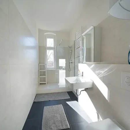 Silver - 4 Einzelbetten Vollausstattung Modern Neu Saniert Zentral Furstenwalde